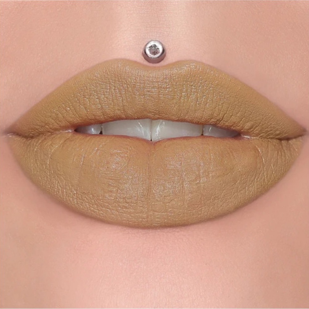 NIB Jeffree Star Velvet Trap in Unphazed